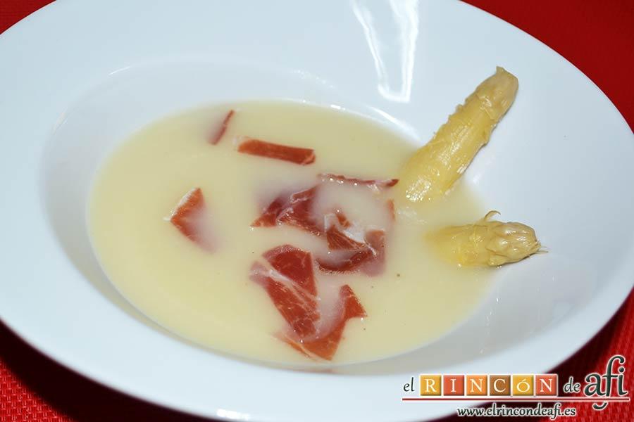 Sopa de espárragos blancos, sugerencia de presentación