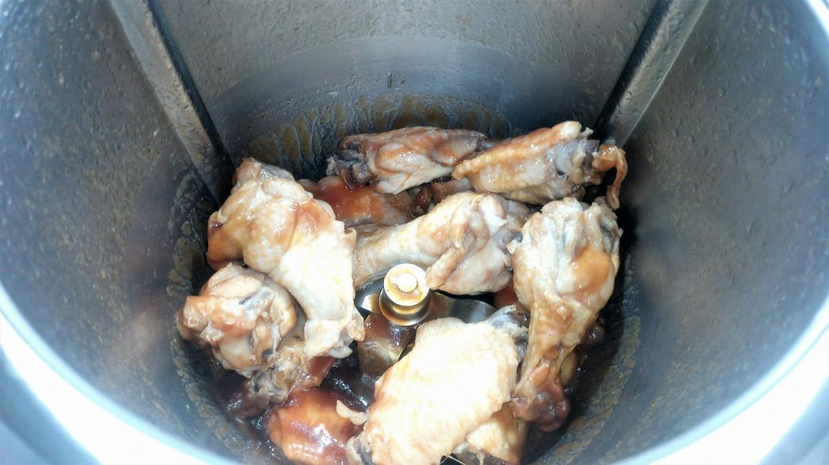 Alitas de pollo en barbacoa terminadas en Thermomix