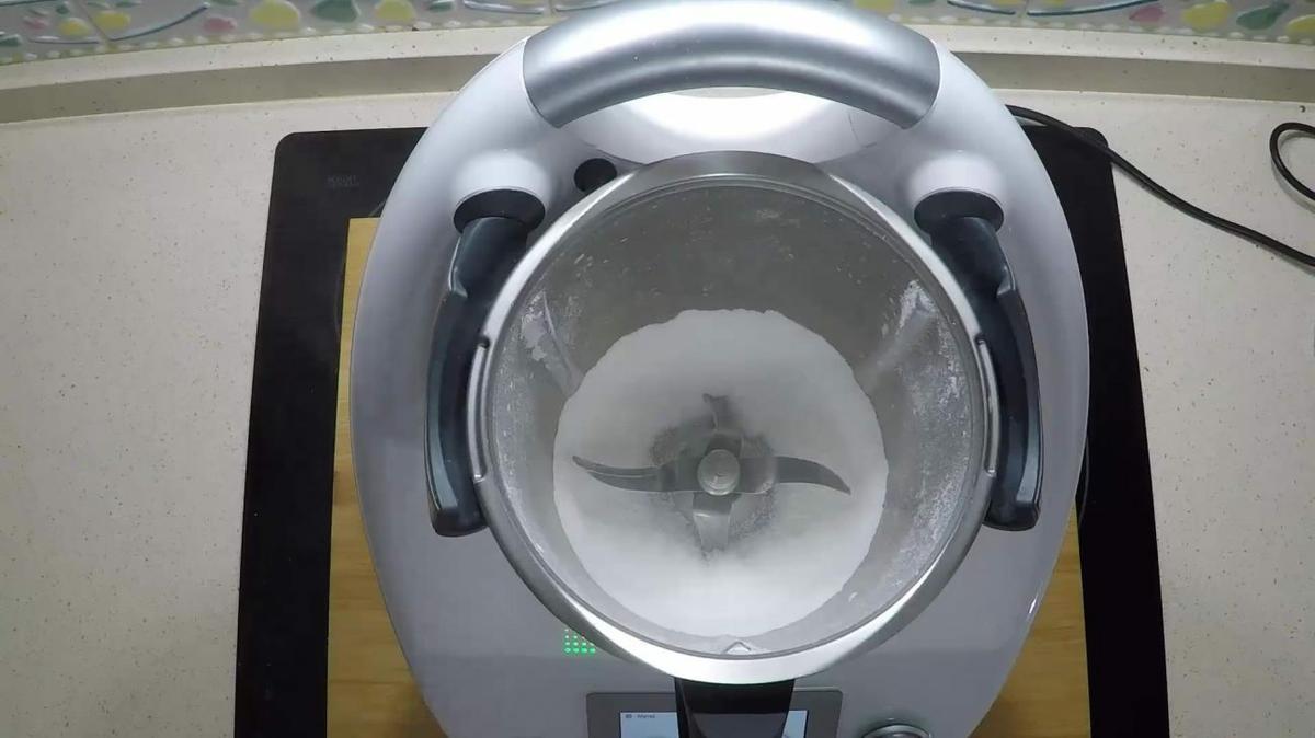 Pulverizar azúcar en la Thermomix tm5