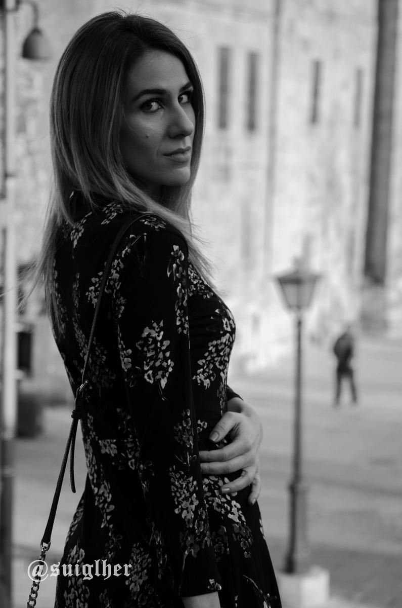 Vestido_flores_mango_negro17