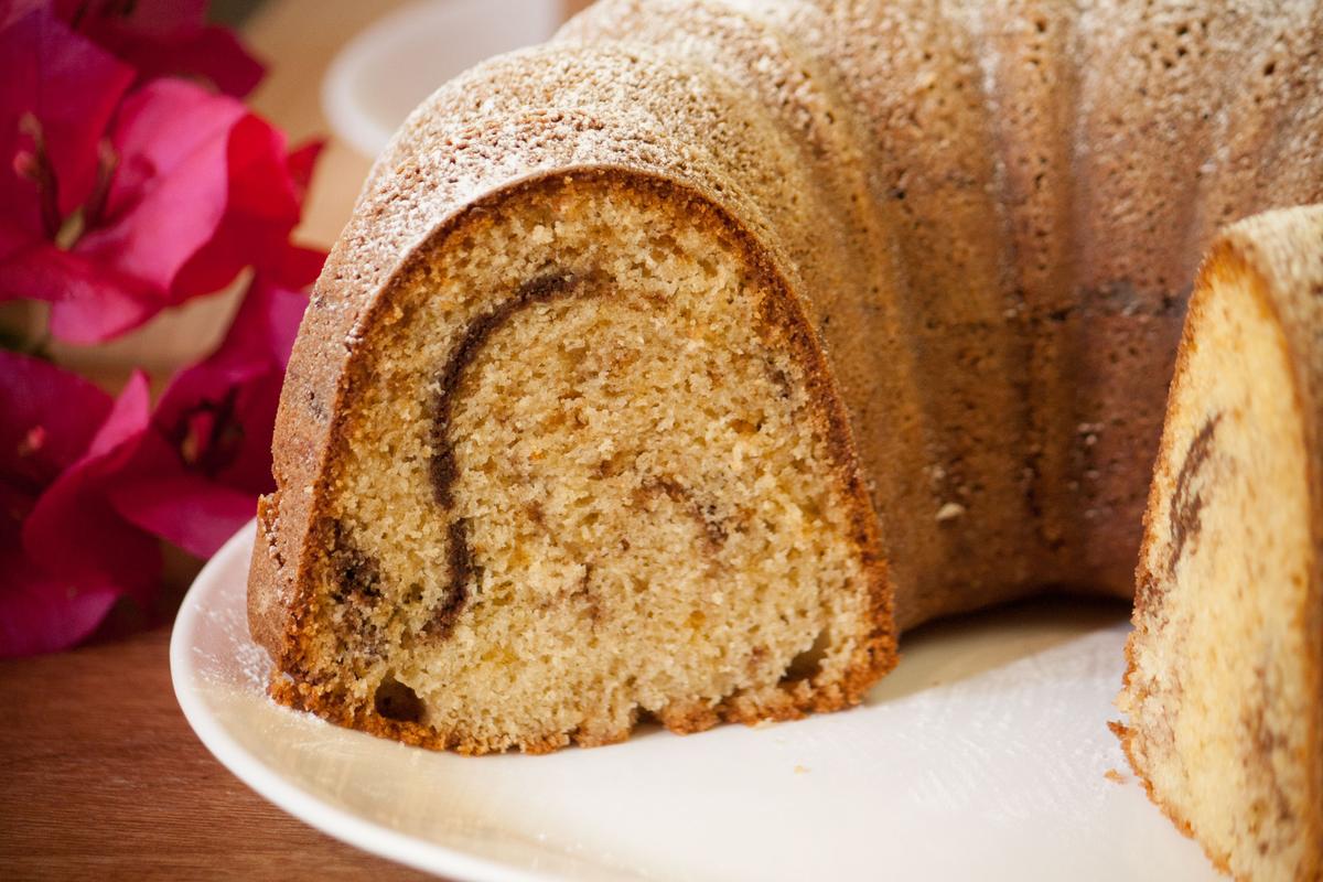 Coffee Cake Esponjoso de Canela cortado para ver la canela