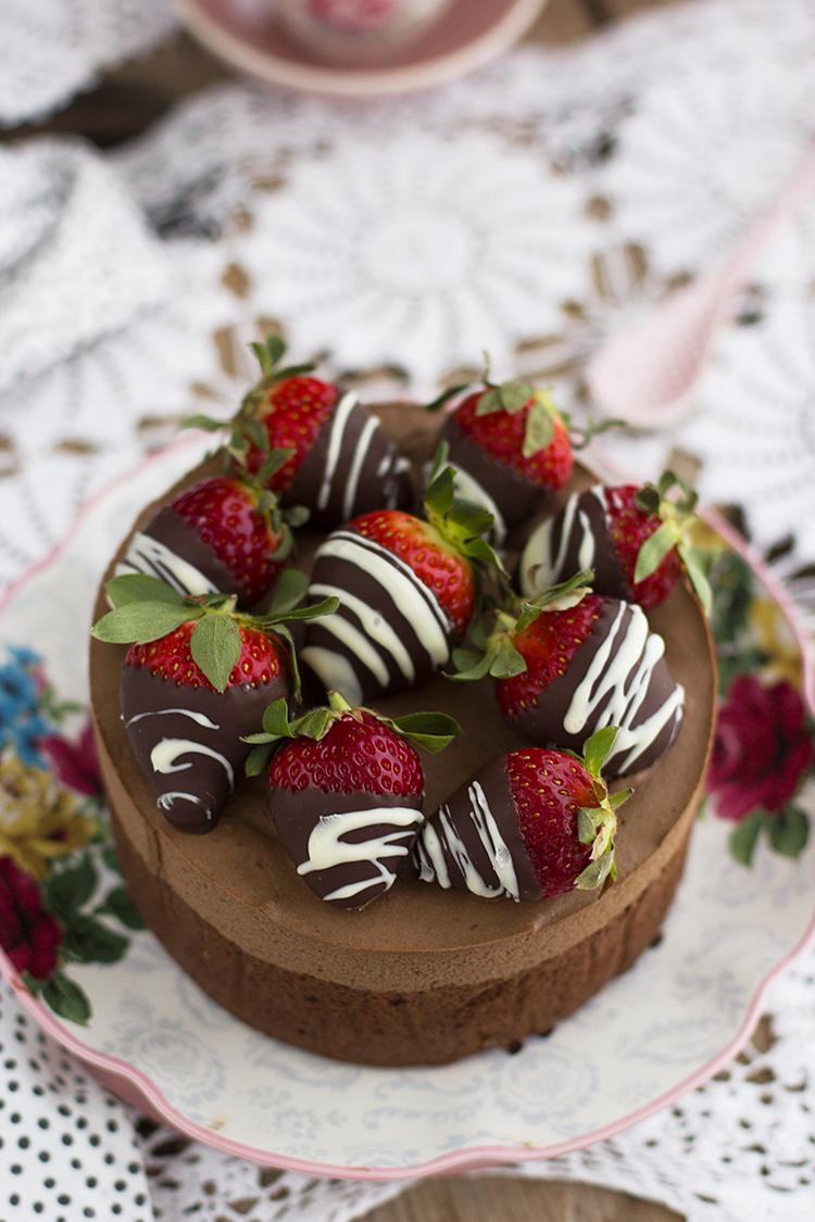 Tarta de Chocolate con 2 ingredientes saludable y sencilla