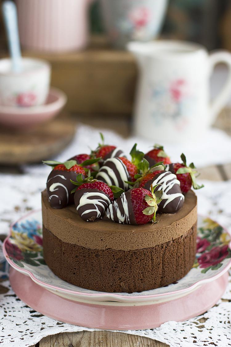 Tarta de Chocolate con 2 ingredientes saludable y sencilla