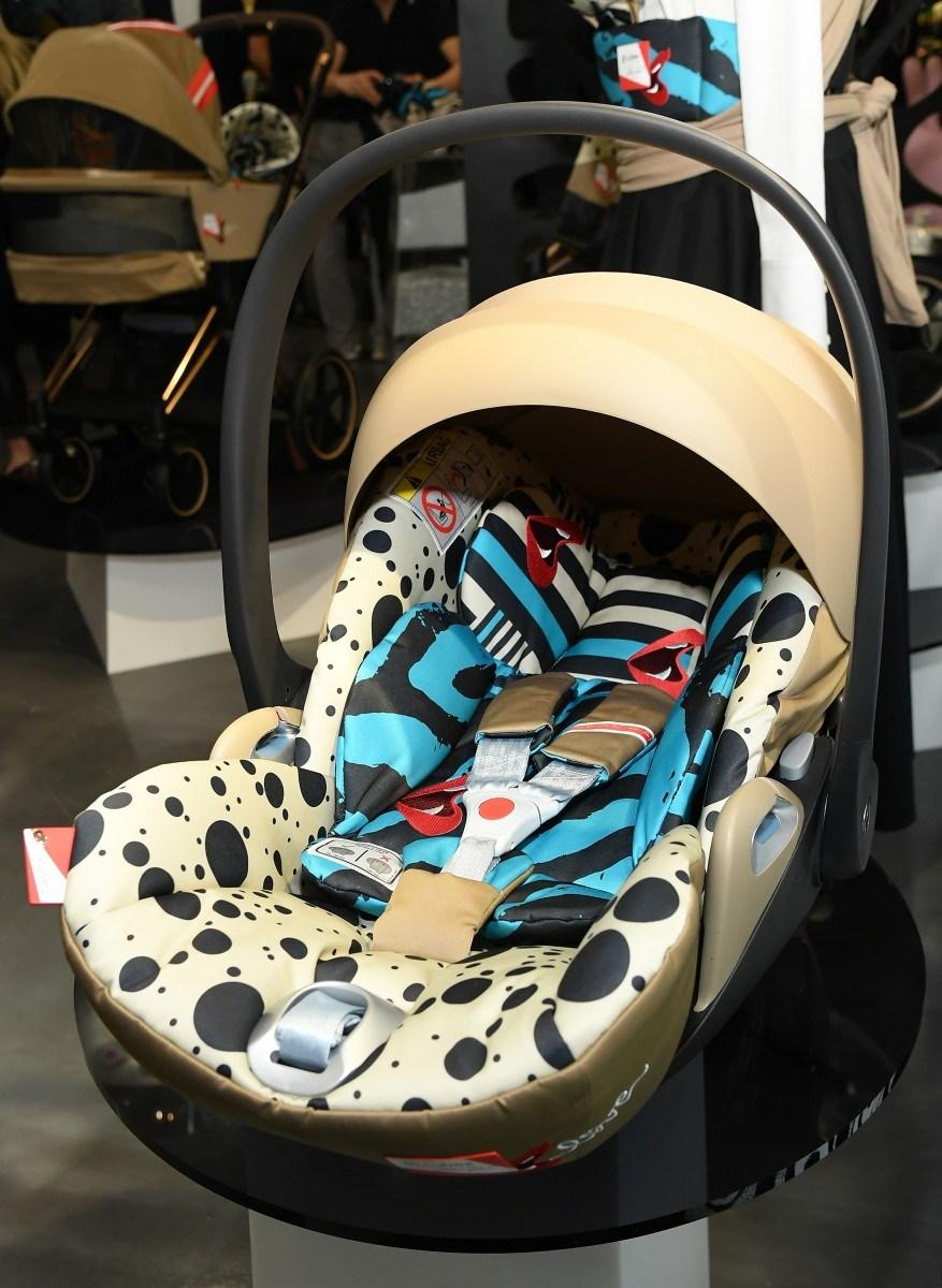 CIBEX lanza la colección by KAROLINA KURKOVA Foto de %title