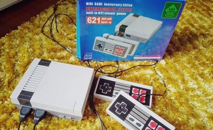 Consolas retro chinas baratas de 8 bits con 2 mandos salida HDMI y más de 600 juegos clásicos