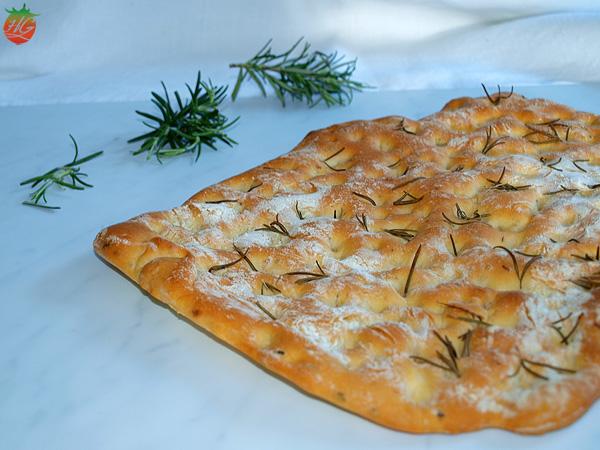 Torta de aceite con romero