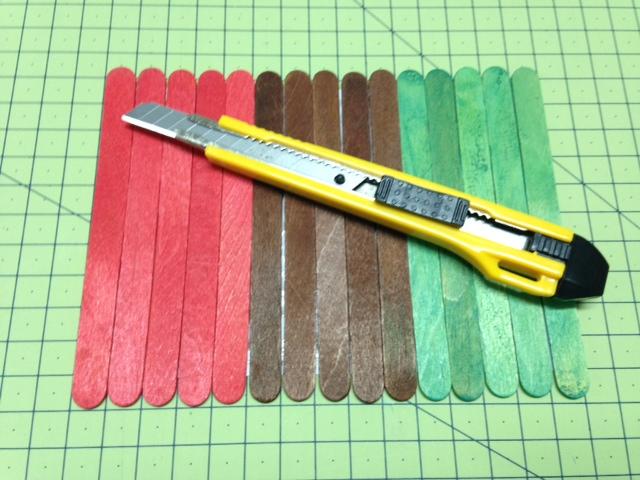 palitos de madera para un puzzle