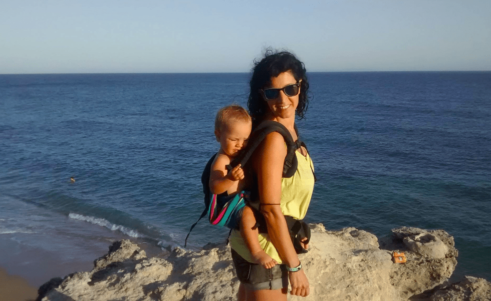 Con Nico cuando era bebe en la playa de los Caños