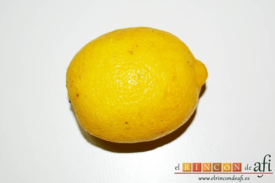 Espaguetis al limón, sacar la ralladura de un limón