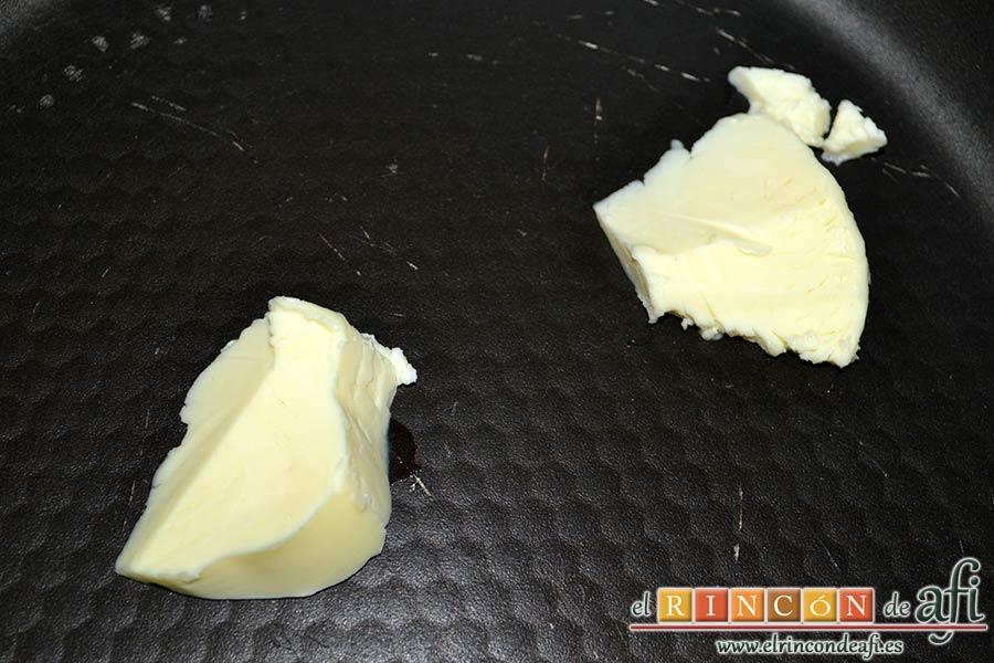 Espaguetis al limón, poner a derretir la mantequilla en una sartén