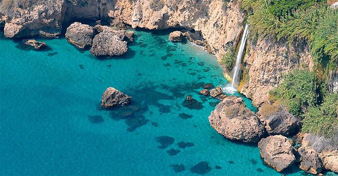 5 pueblos de andalucía con playa