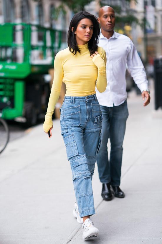 HIgh Waisted Jeans - Kendal Jenner