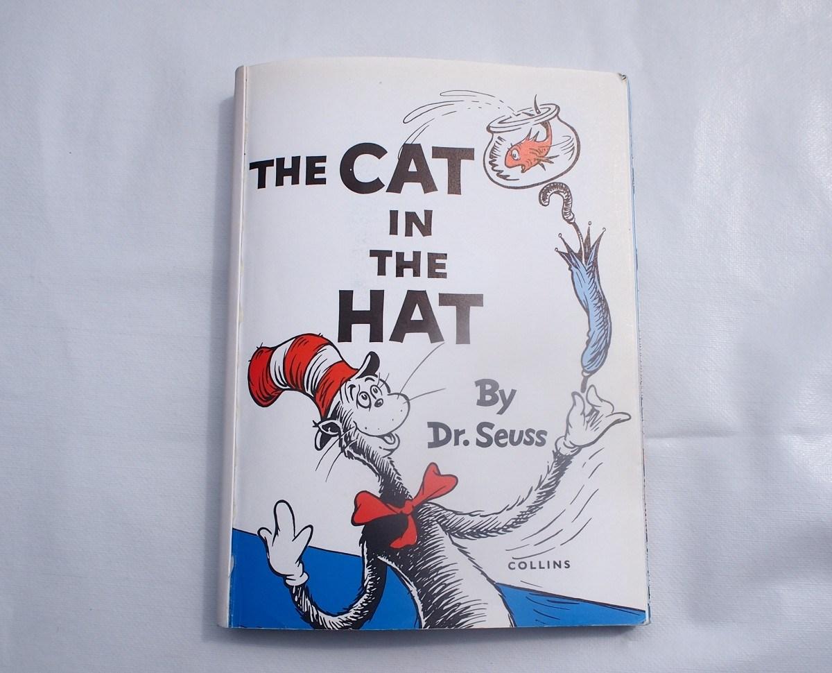 Portada del libro The cat in the hat de Dr seuss