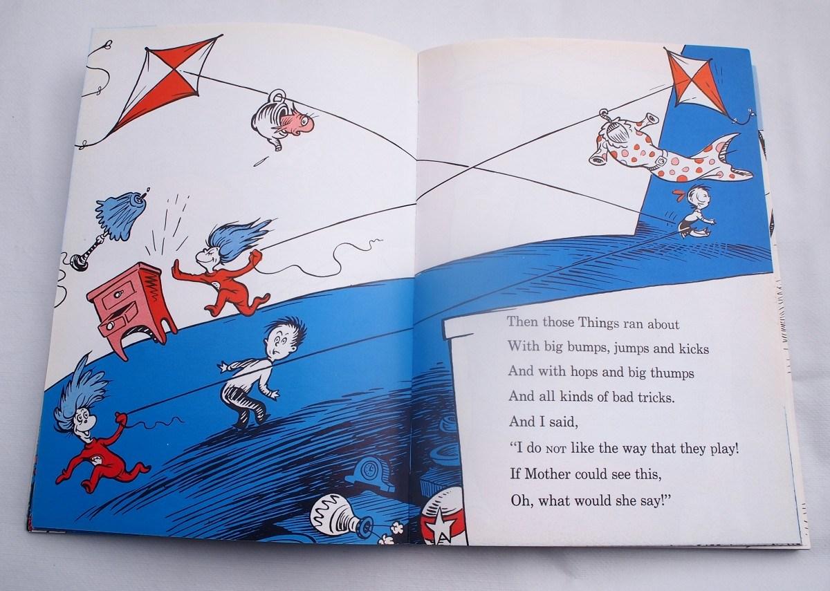 Pagina del lbro The cat in the hat donde se ve el desorden que han armado los amigos del gato