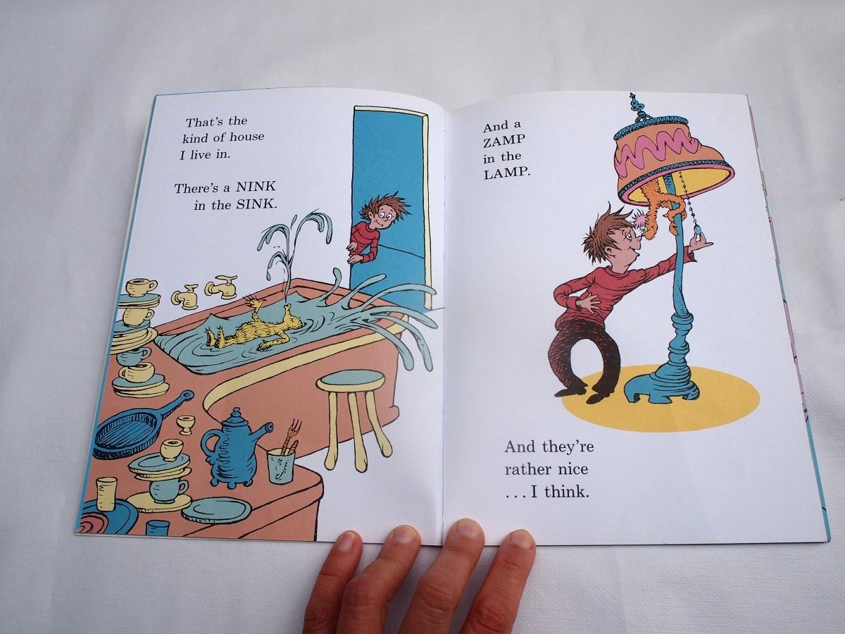 Página del libro Theres a wocket on my pocket de Dr seuss. Se ven los animale inventados por el en las diferentes partes de la casa