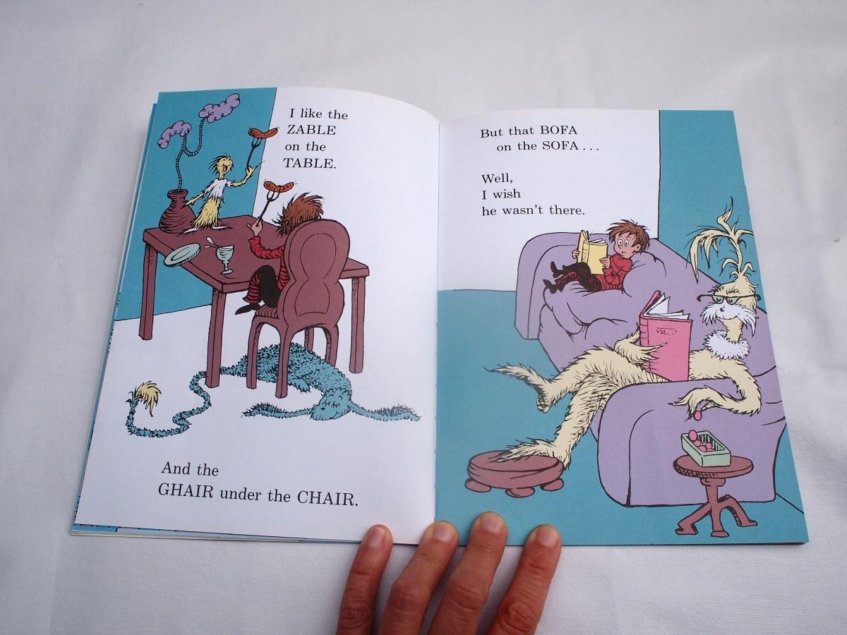 Se ven los animale inventados por el en las diferentes partes de la casa. Theres s wocket in my pocket