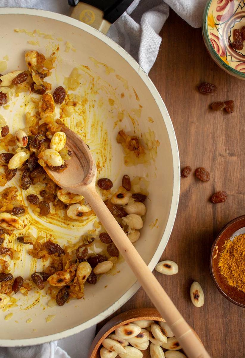 Coles de Bruselas al Curry con Arroz