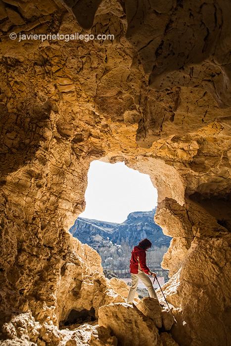 Cueva de una antigua cantera en el camino hacia el cerro de San Blas. Fuentidueña. Segovia. Castilla y León. España. © Javier Prieto Gallego