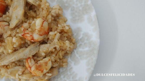Salteado de arroz con pollo y gambones Arroz salteado con pollo y gambas