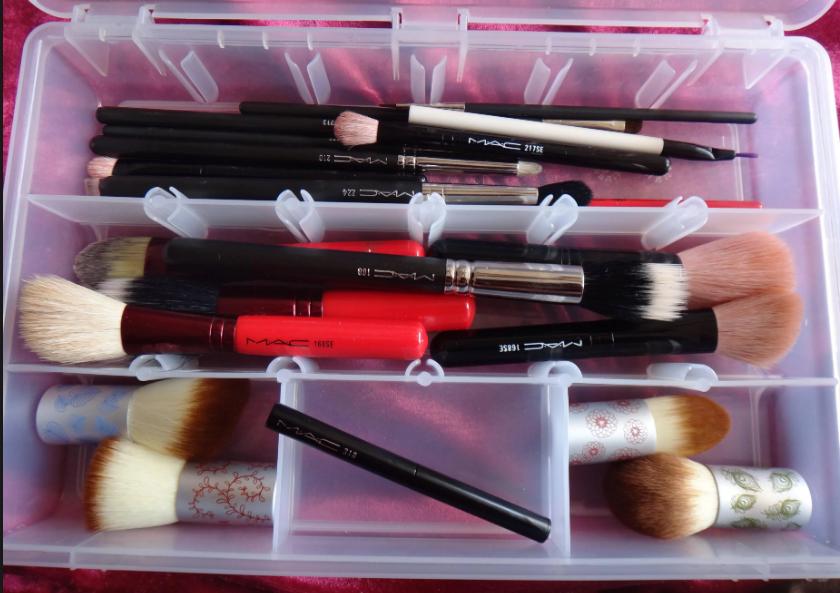 Organizado de lápices para tus pinceles. Vía OkChicas.