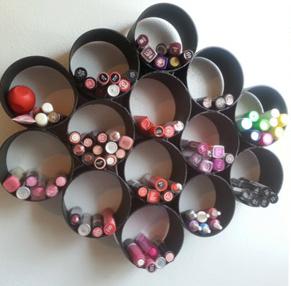 Tubos de PVC para tus labiales. Vía MakeUpInsiders.
