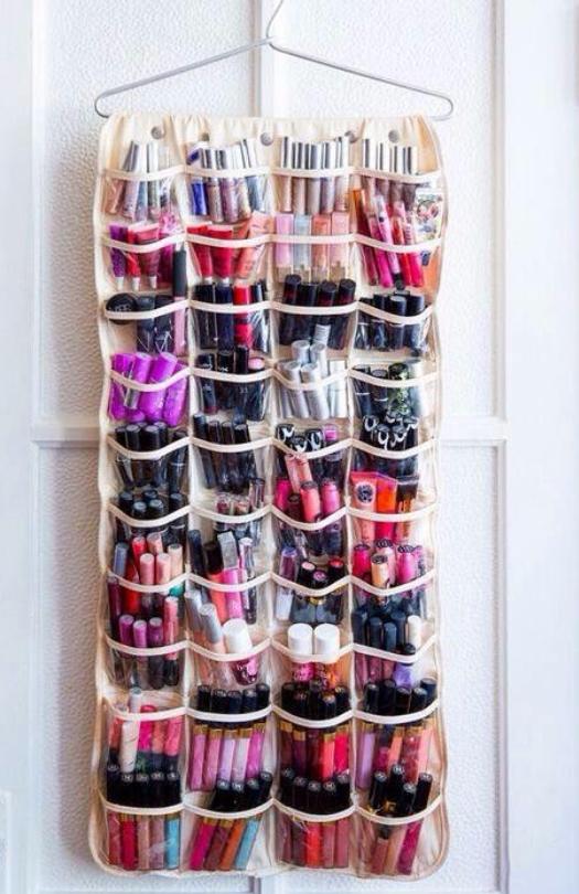 Reutiliza tu zapatero. Vía Mujerde10.