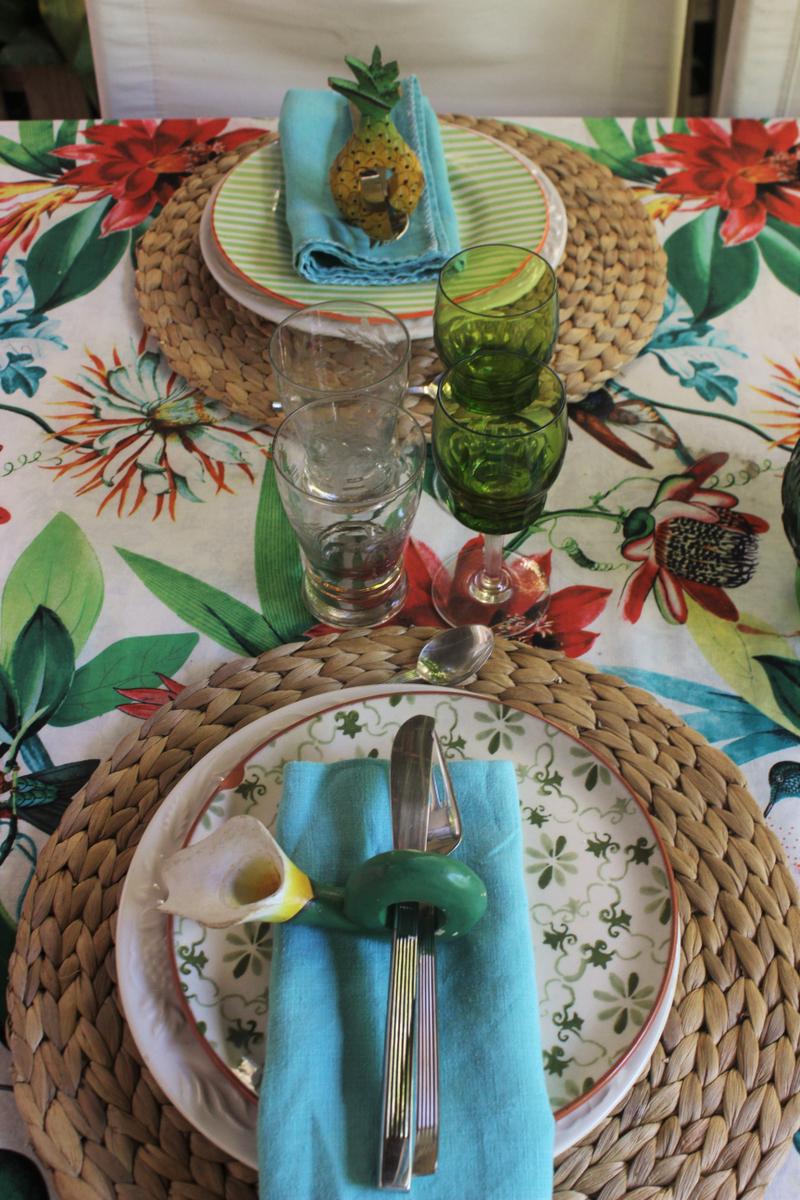 Como preparar una mesa tropical