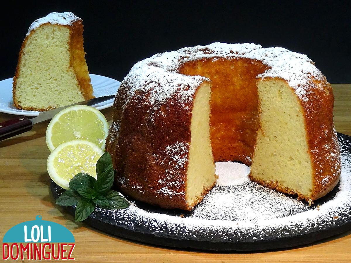 Bizcocho de limón súper esponjoso y muy jugoso, con sabor intenso a limón que hace de este bizcocho uno de los más ricos que hayas probado nunca