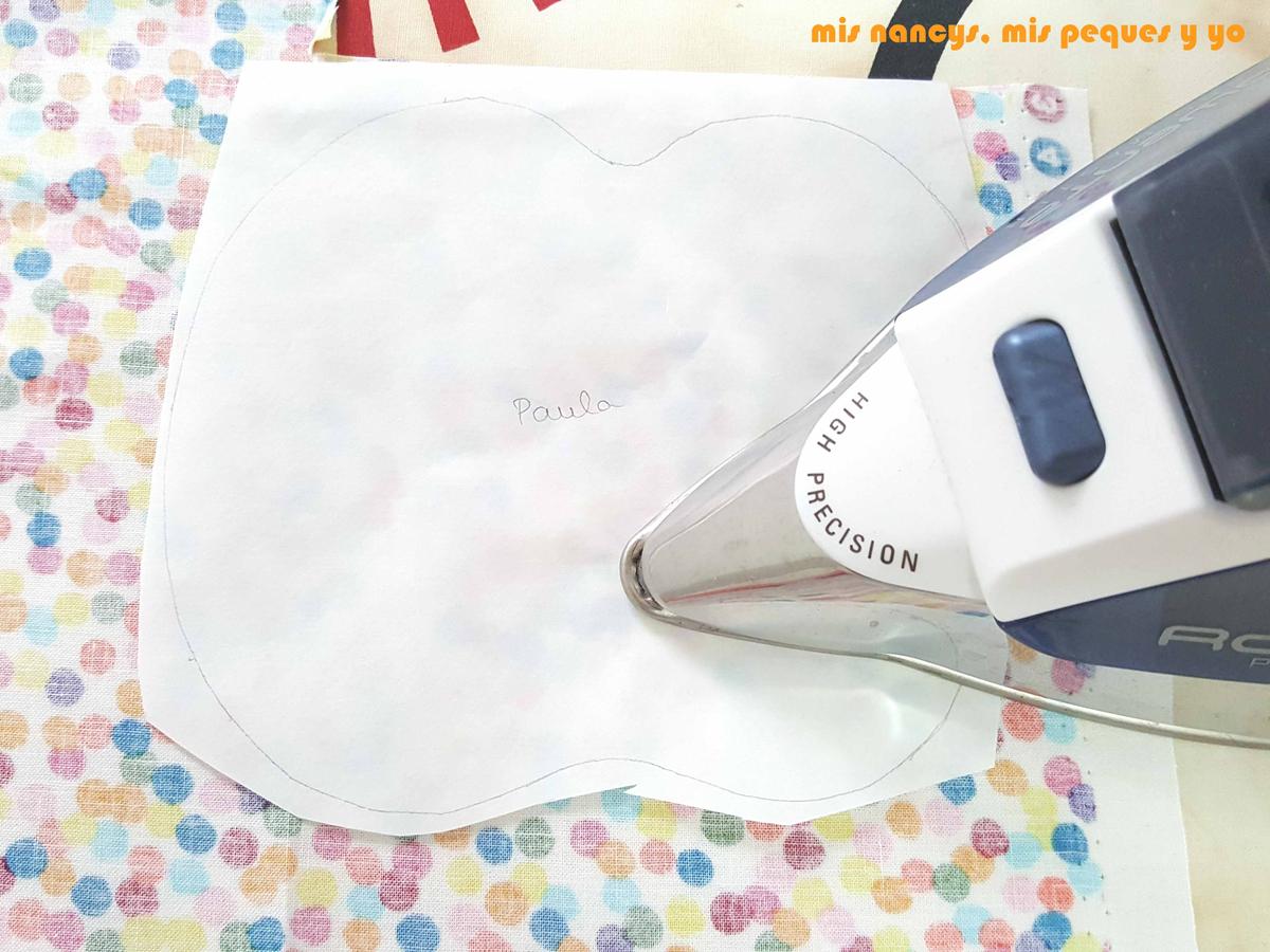 mis nancys, mis peques y yo, tutorial como personalizar camisetas, aplique de manzana, planchar flixelina a tela