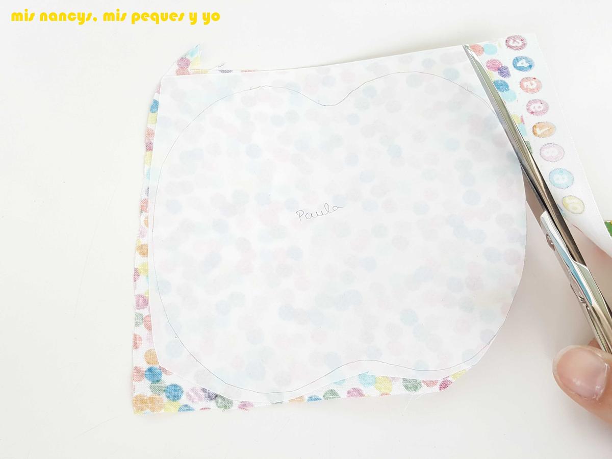 mis nancys, mis peques y yo, tutorial como personalizar camisetas, aplique de manzana, recortar piezas