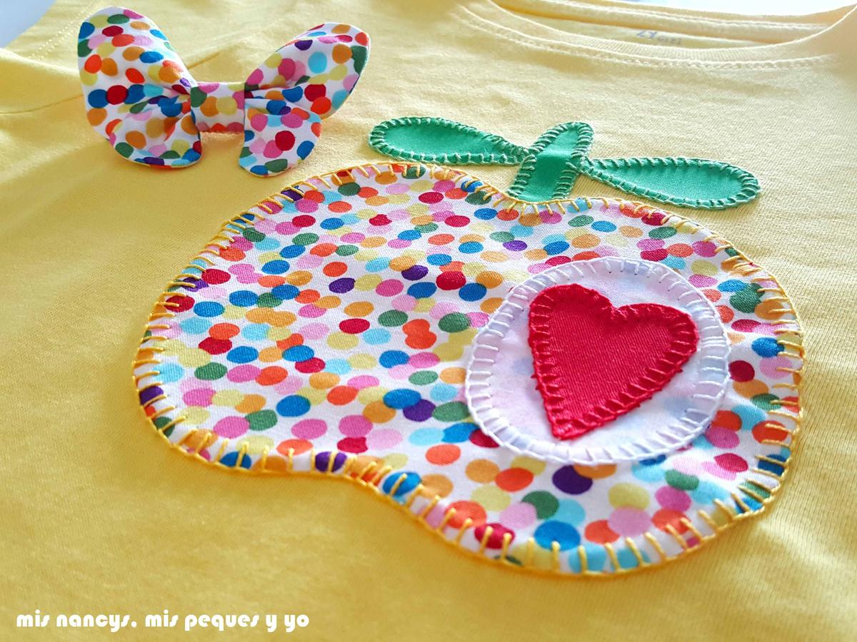 mis nancys, mis peques y yo, tutorial como personalizar camisetas, aplique de manzana, camiseta terminada a juego con coletero