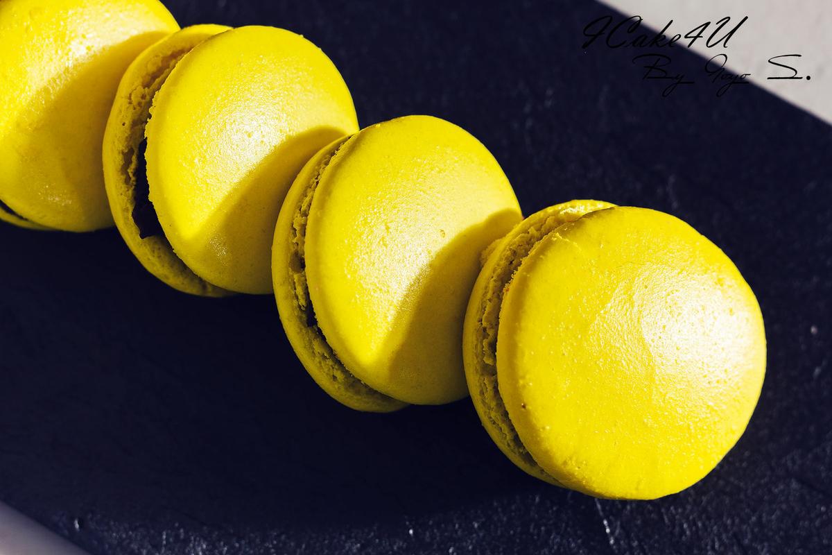 Macarons de Plátano con Praliné de Avellanas