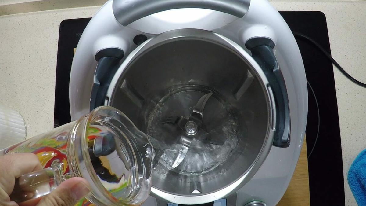 Calentar agua en Thermomix