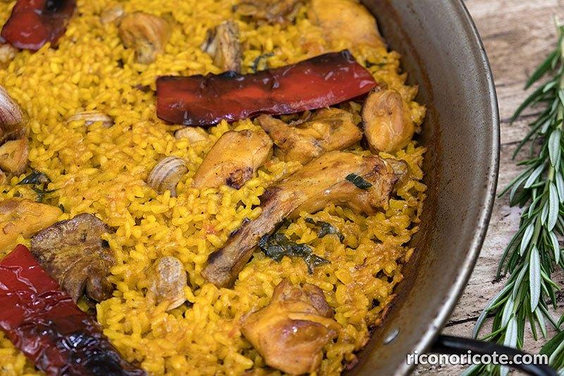 Arroz con conejo y caracoles