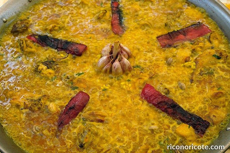 Arroz con conejo y caracoles