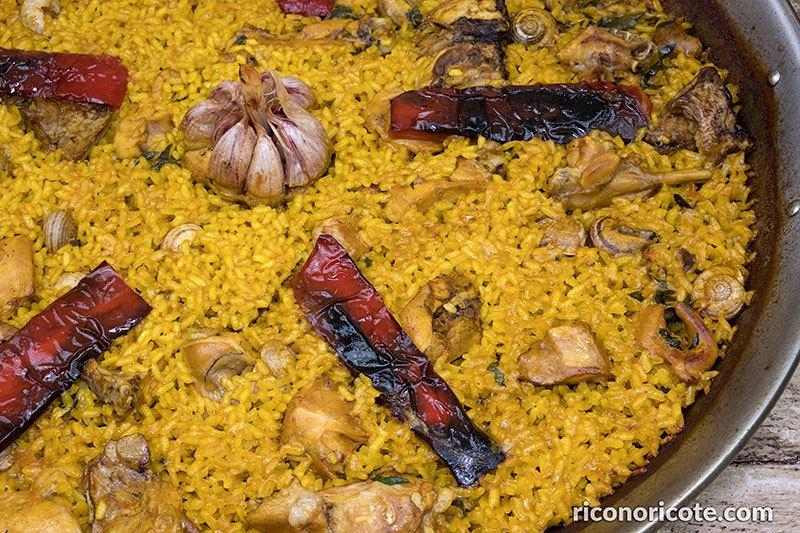 Arroz con conejo y caracoles