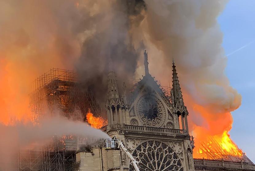 Incendio en la iglesia de Notre-Dame París