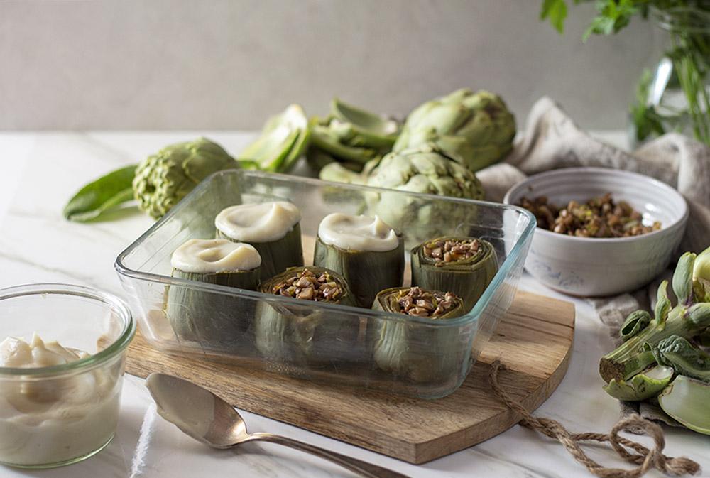 alcachofas rellenas con bechamel de coliflor