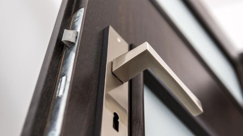 limpieza puerta madera