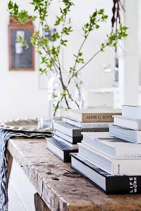 ideas-para-llenar-tus-estanterias-con-libros-deco