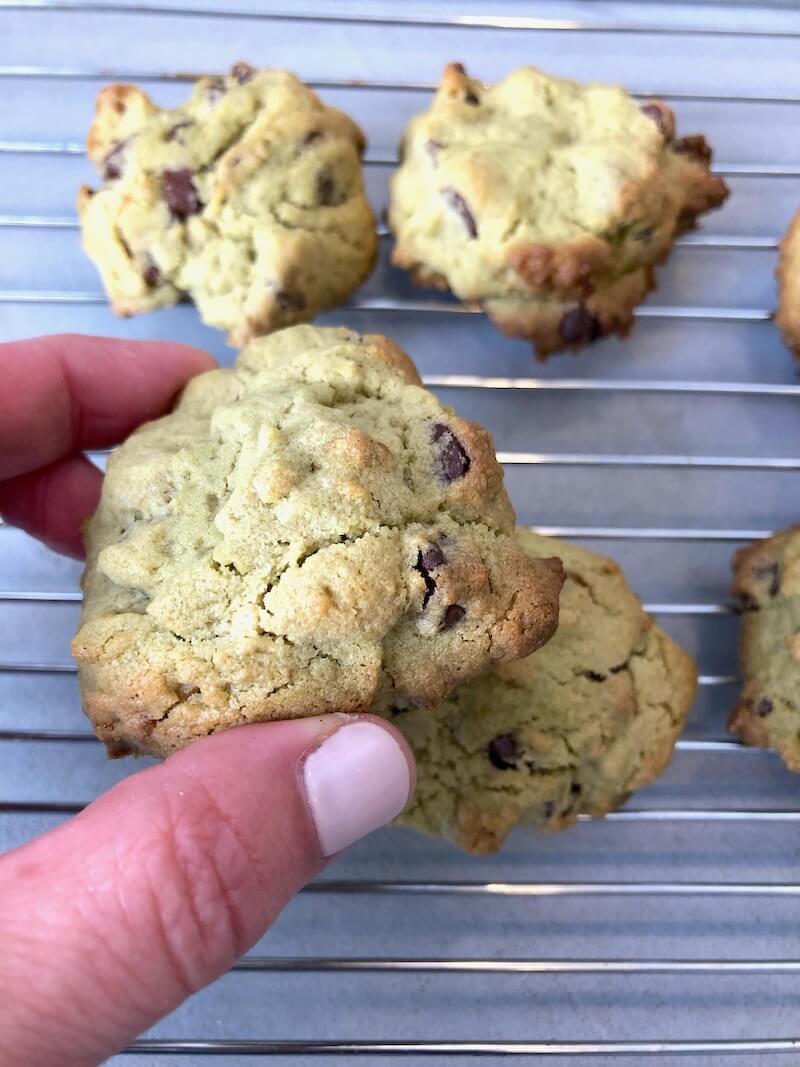 Galletas de chocolate y té matcha sin gluten