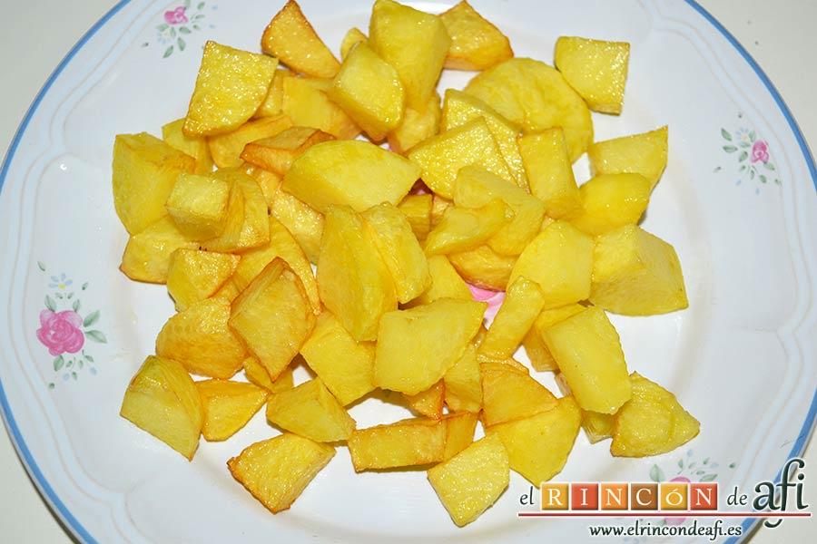 Empanado de cerdo con salsa de champiñones, reservarlas