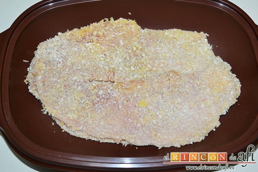 Empanado de cerdo con salsa de champiñones, reservar hasta el momento de freír