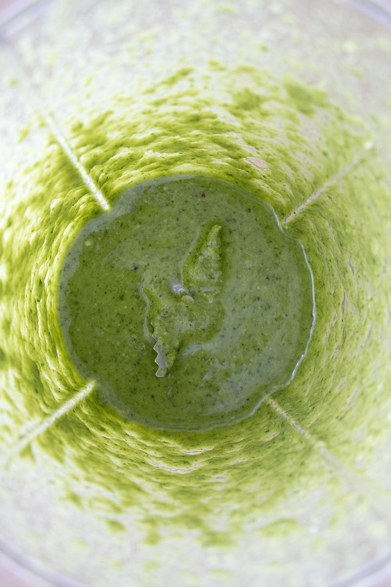 pesto de perejil, albahaca y nueces