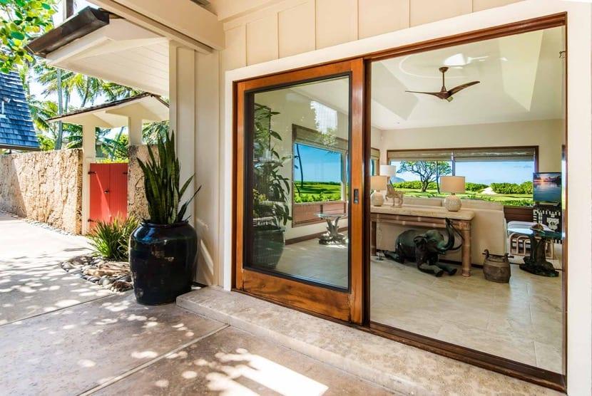 entrada de casa bien decorada