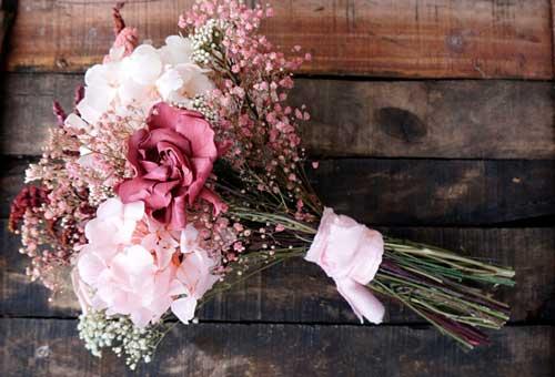 ramo de flores novia preservadas
