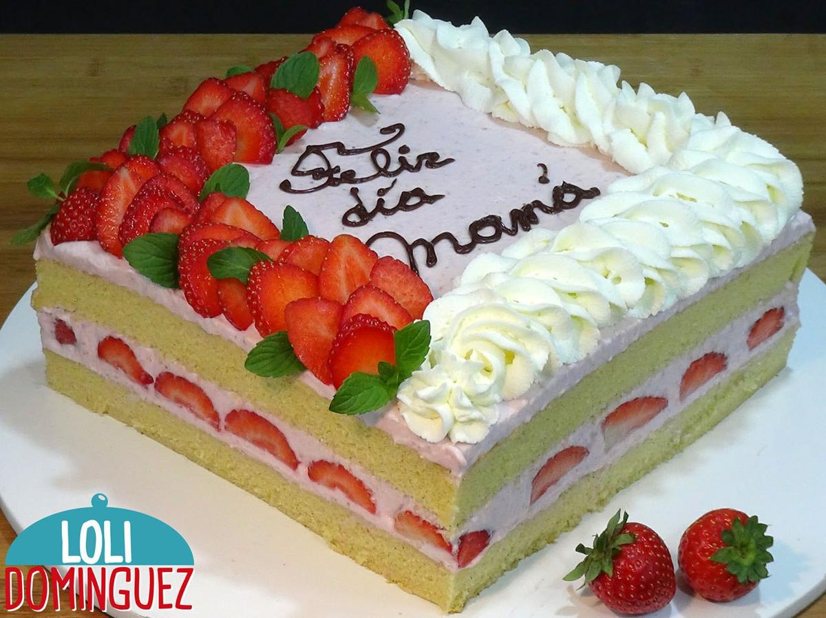 Tarta especial día de la madre 2019, con un bizcocho muy esponjoso y jugoso, relleno de una mousse de fresas