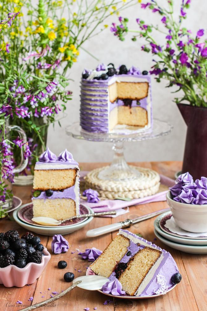 torta de chocolate blanco con moras