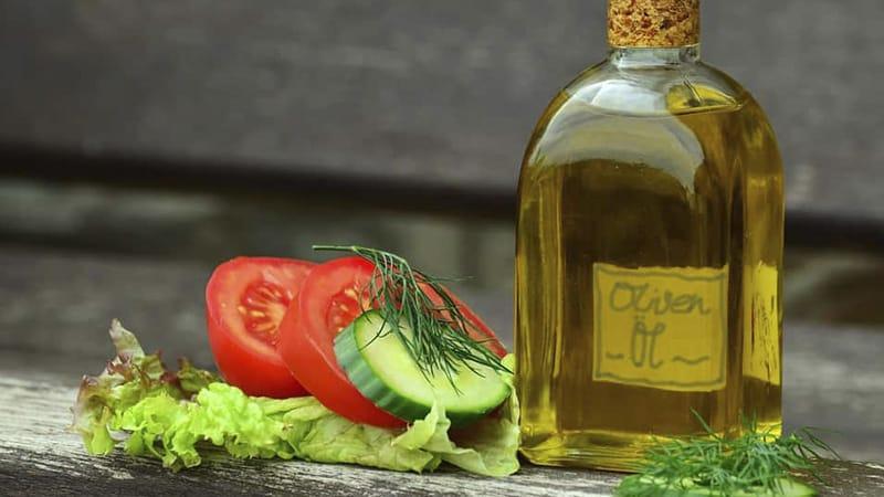 ensalada con aceite de oliva