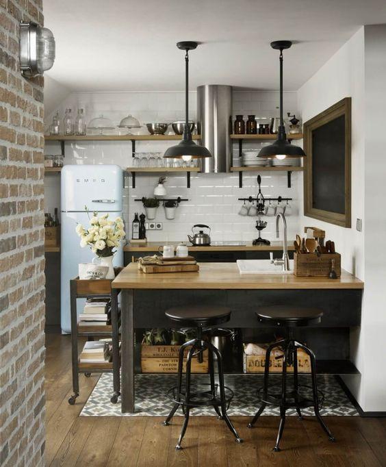 decoralinks | apartamento loft industrial - cocina con isla y taburetes de metal